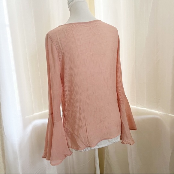 Flare sleeves embroidered floral blouse Size M - Picture 3 of 10